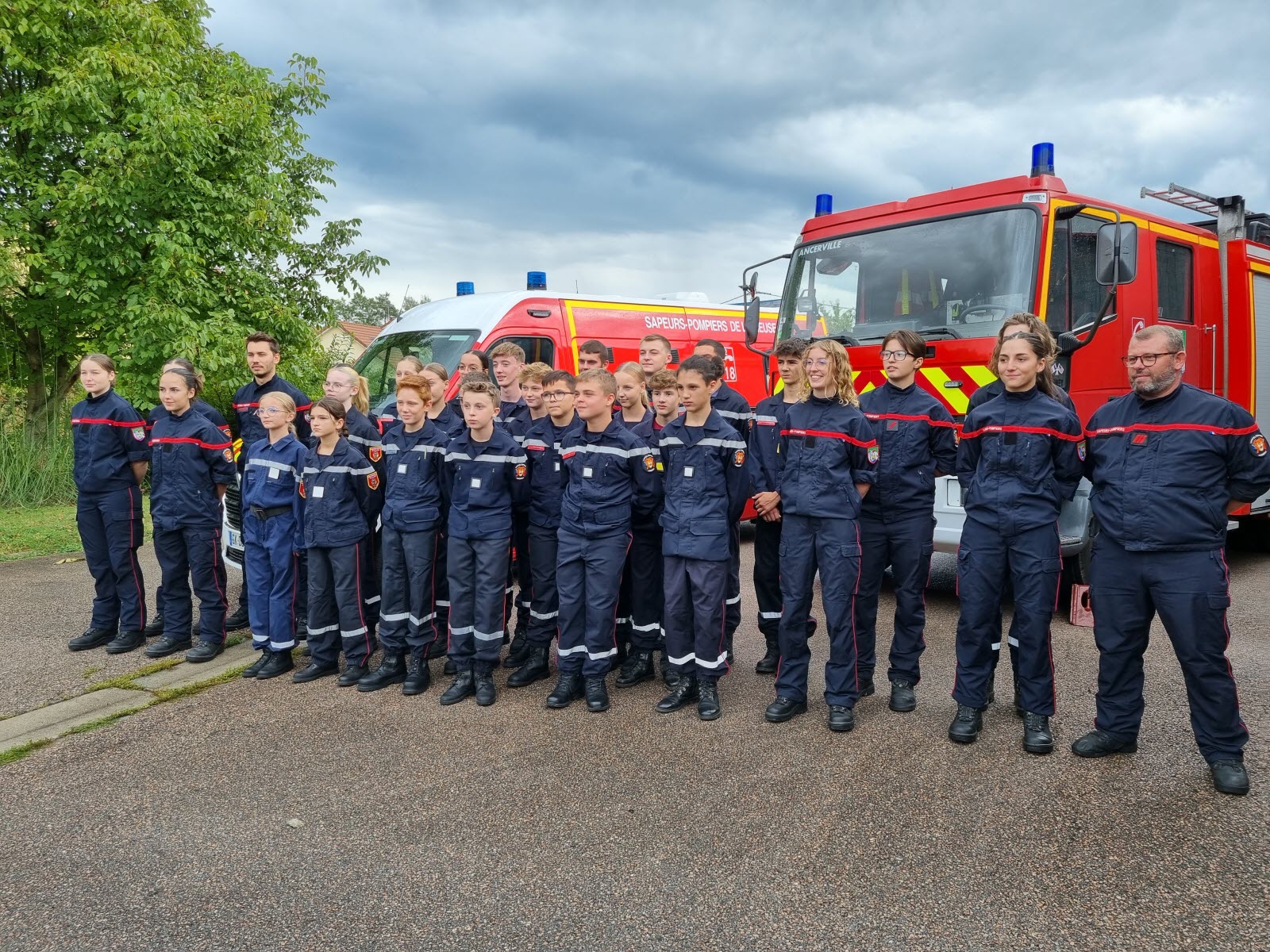 Les Abrets-en-Dauphiné : pourquoi rejoindre les jeunes sapeurs-pompiers est une excellente idée découvrez le programme des jeunes sapeurs-pompiers, une formation enrichissante qui initie les adolescents aux valeurs de solidarité, de responsabilité et de secours. engagez-vous dans une aventure passionnante tout en développant des compétences essentielles en matière de sécurité et de premiers secours.
