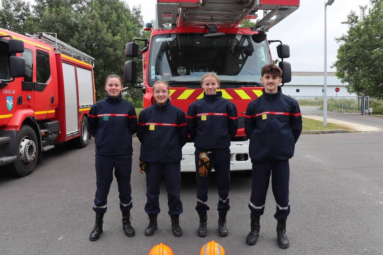 Les Abrets-en-Dauphiné : pourquoi rejoindre les jeunes sapeurs-pompiers est une excellente idée découvrez le monde des jeunes sapeurs-pompiers, un programme éducatif et formateur qui initie les adolescents aux métiers de secours et à la prévention des risques. rejoignez cette aventure passionnante et apprenez des compétences essentielles tout en développant votre esprit d'équipe et votre engagement civique.