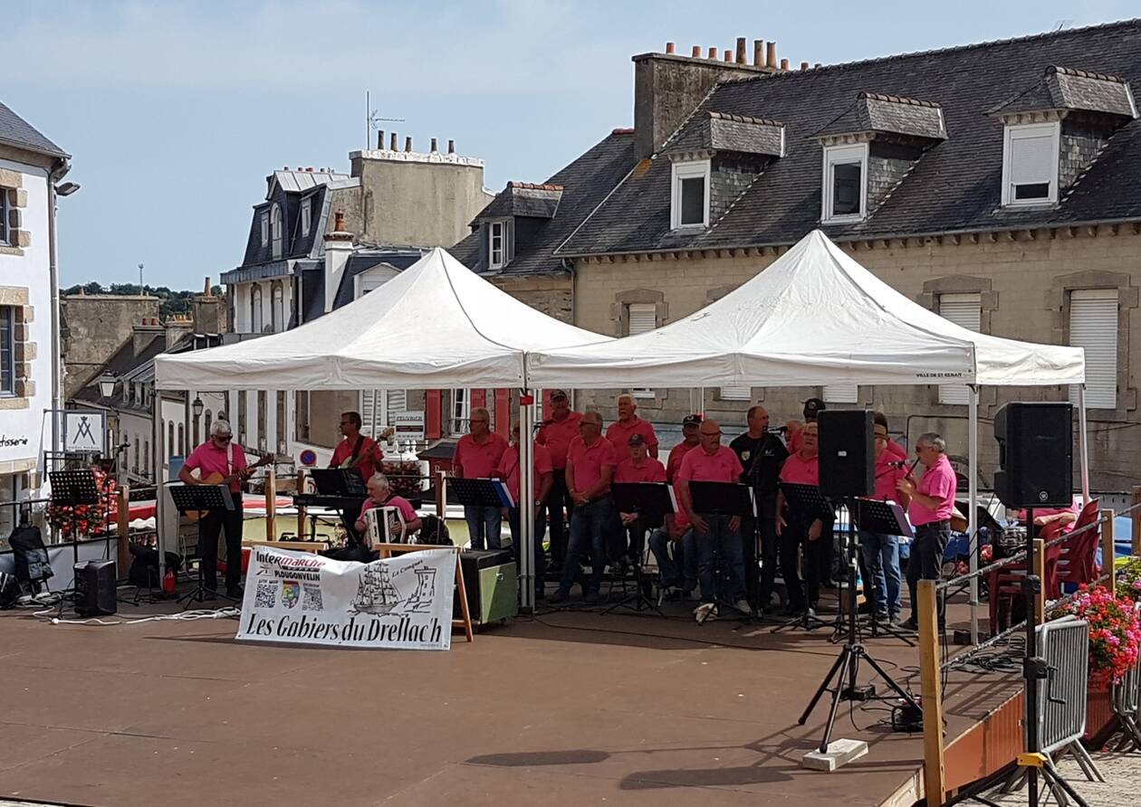 Découvrez pourquoi les Mardis de l’été à Saint-Renan sont un incontournable découvrez les mardis d'été à saint-renan, un événement festif qui animera vos soirées avec concerts, spectacles et activités pour toute la famille. profitez d'une atmosphère conviviale au cœur de cette charmante ville bretonne.