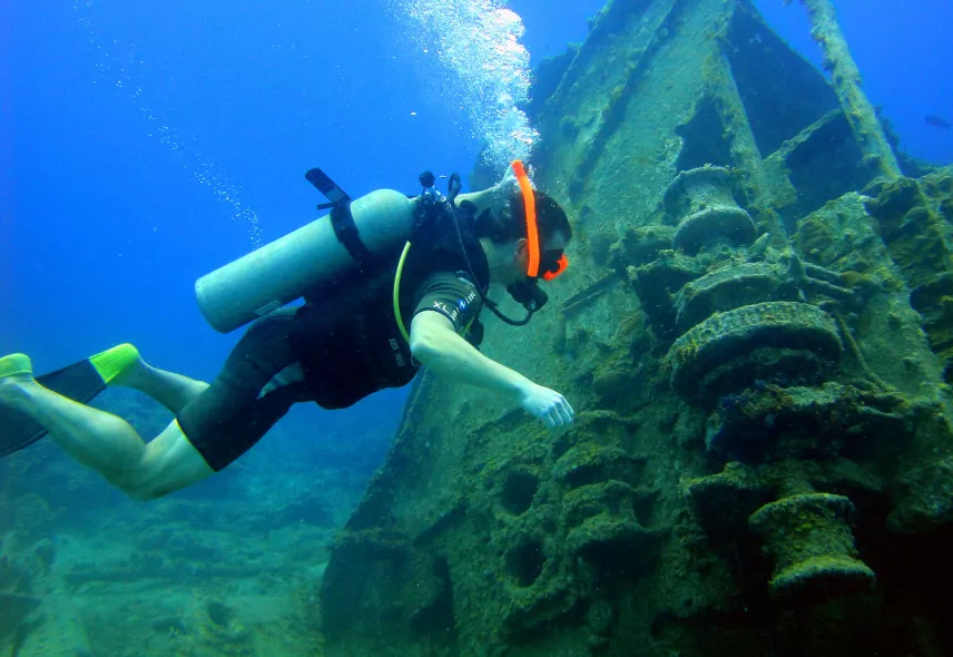 découvrez la plongée irlandaise au plessis : initiez-vous à une expérience aquatique unique dans une ambiance conviviale, inspirée des côtes vertes de l’irlande. réservez votre aventure dès maintenant !
