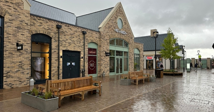 découvrez cotswolds designer outlet, votre destination shopping incontournable pour des marques de créateurs à prix réduits dans un cadre charmant et authentique.