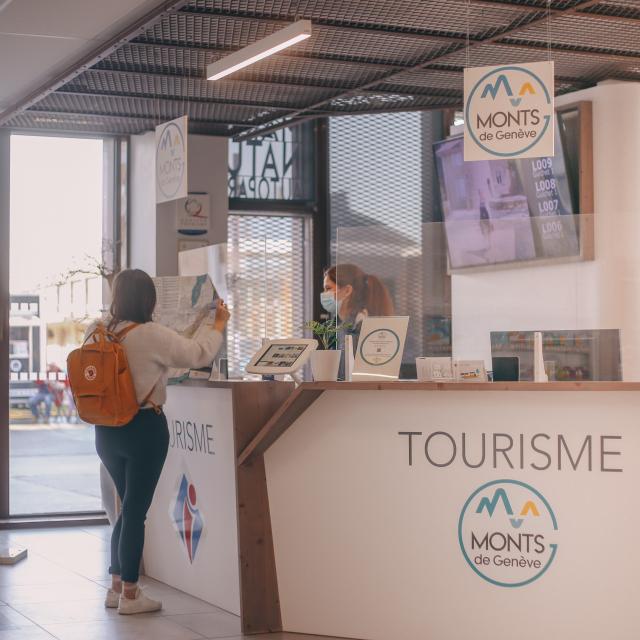 Décembre en Haute-Savoie : 7 bonnes raisons de profiter d’Annemasse et du Genevois en plein air découvrez pourquoi décembre est le moment idéal pour profiter d'annemasse et du genevois : marchés de noël, paysages enneigés, activités festives et gastronomie locale vous y attendent.