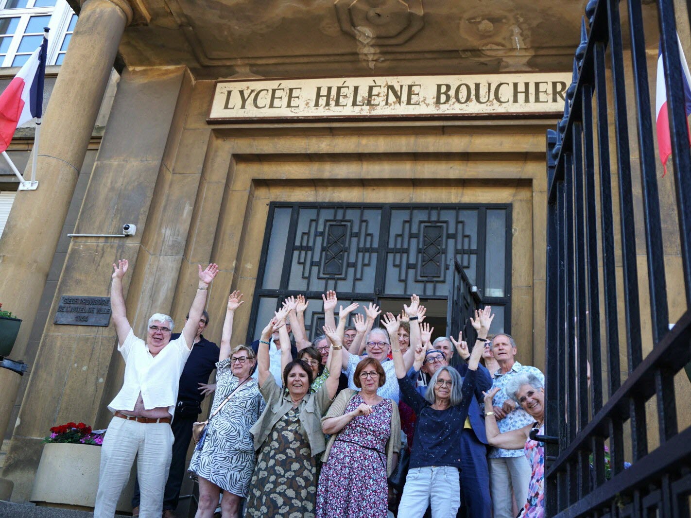 revivez les moments inoubliables de vos retrouvailles au lycée avec partage, émotions et souvenirs d'amitié.