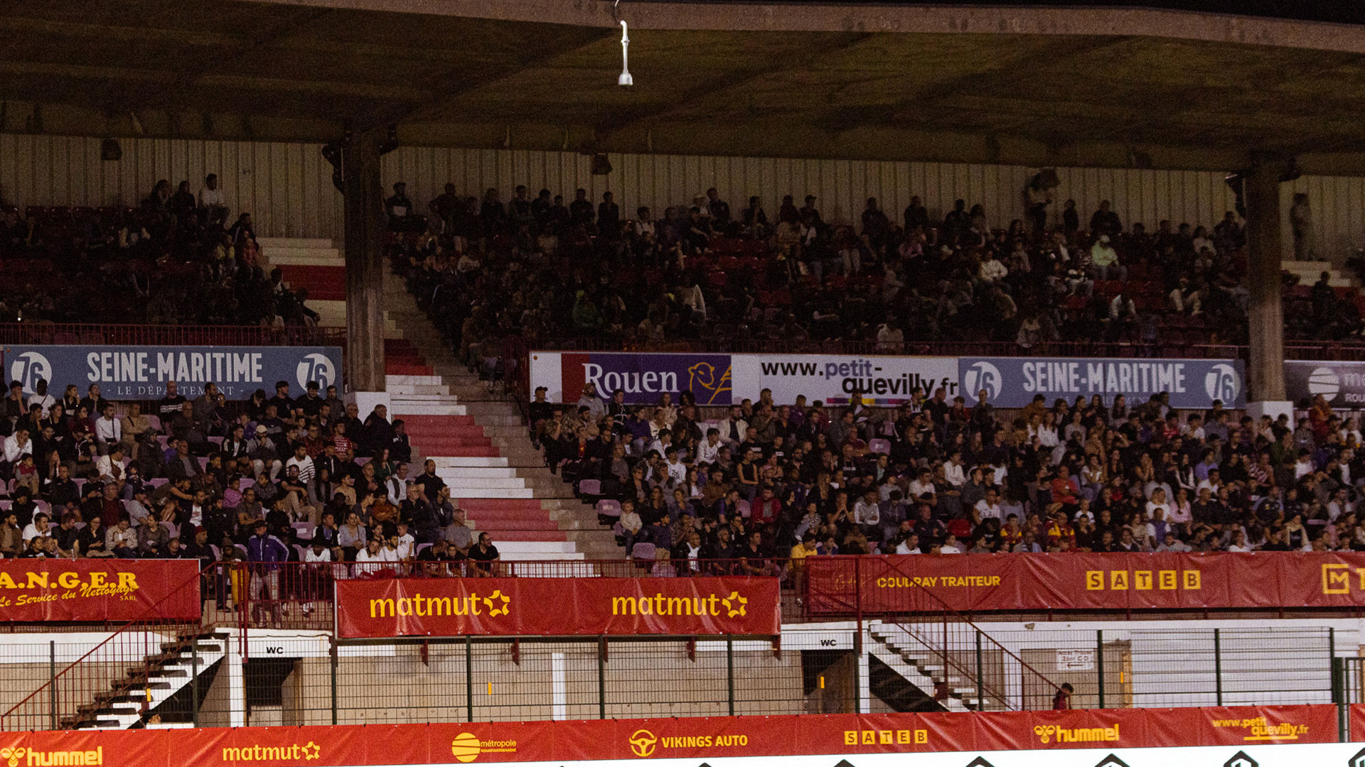 découvrez 3 raisons incontournables de vibrer au stade lors du match passionnant entre le raf et le mans fc. ambiance, enjeux et émotions garanties !