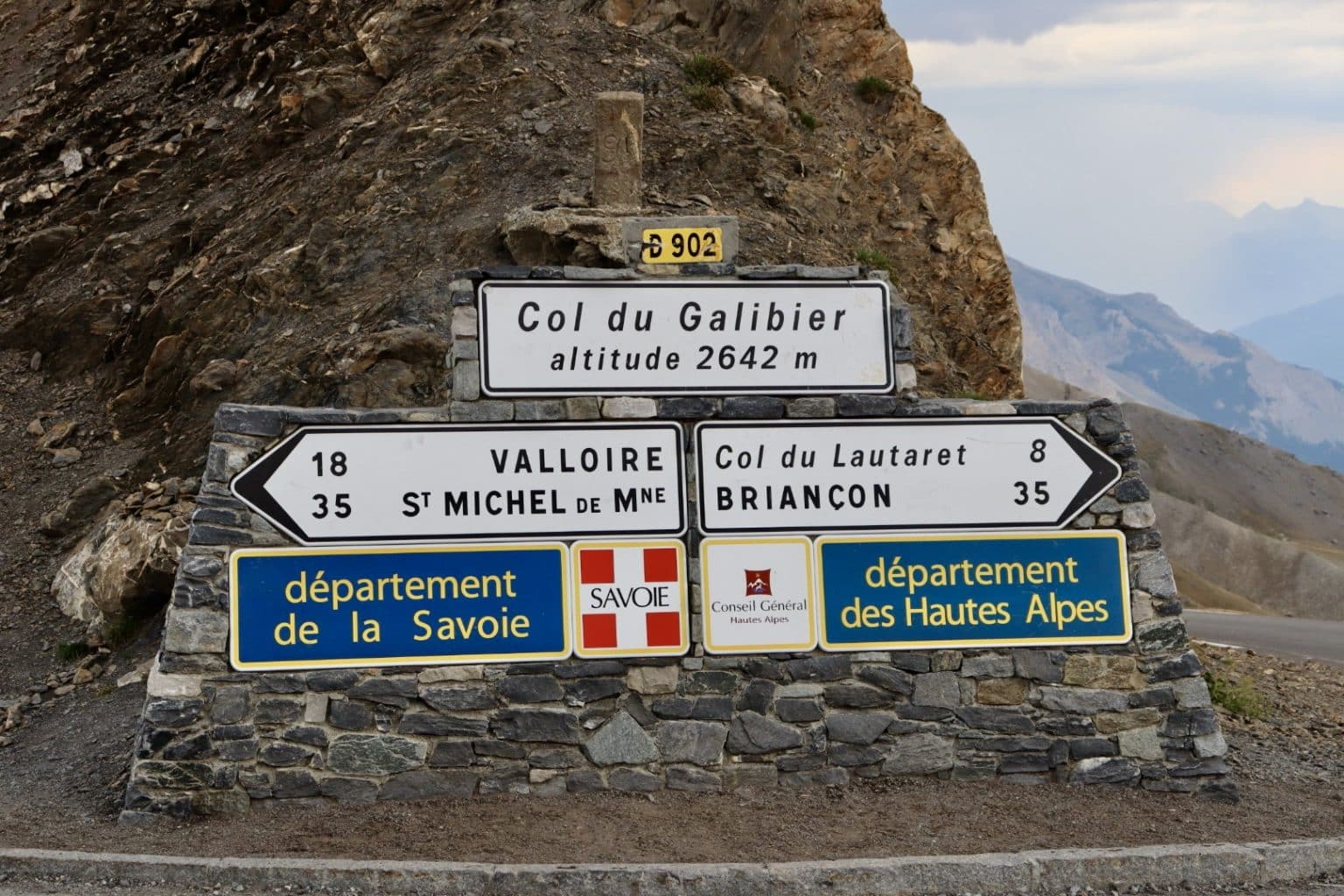 découvrez les raisons incontournables de traverser les alpes cet été, entre paysages à couper le souffle, activités de plein air et villages pittoresques.
