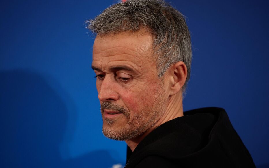 luis enrique met la pression avant le match crucial contre chelsea, préparant son équipe pour un défi majeur en ligue des champions.
