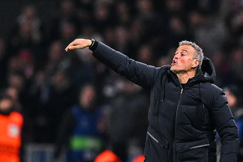 luis enrique met la pression avant le match décisif contre chelsea, soulignant l'importance de la rencontre et la détermination de son équipe.